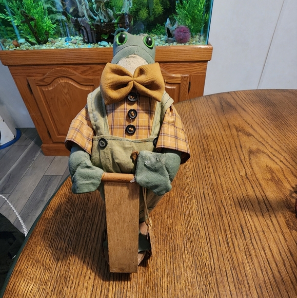 Rufus Ribbit - Picture 1 of 9